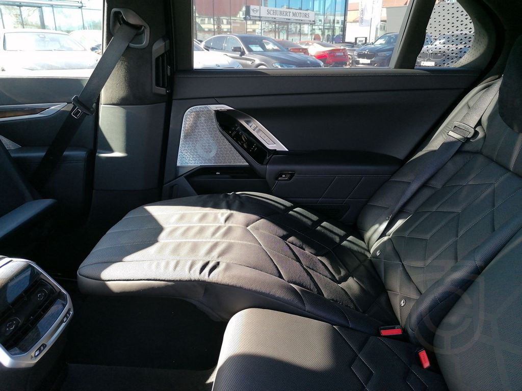 BMW i7 xDrive60 M Sport LED HuD Standhzg NAVI KAMERA
