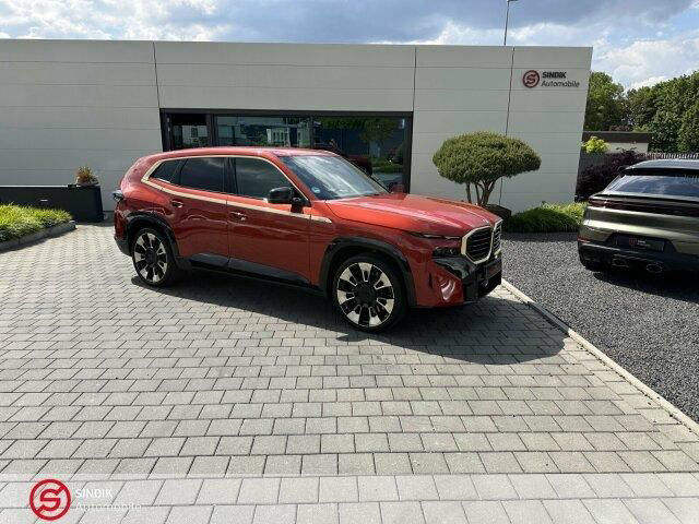 BMW XM "INDIVIDUAL" B&W-AHK-Massage-DriversP.-Iconic