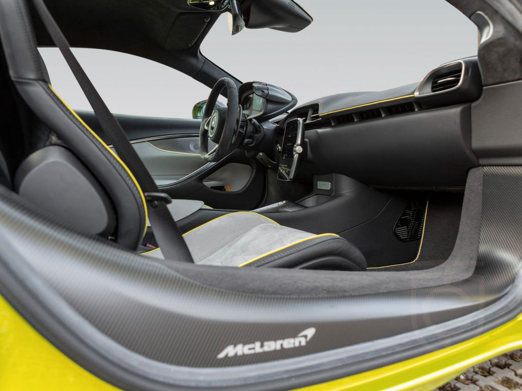 McLaren Artura - Vision | Carbon | Sports Exhaust