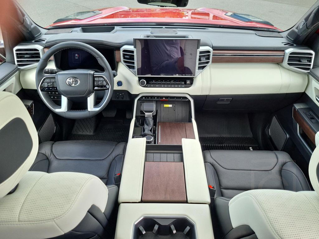 Toyota Tundra Capstone 4x4 Hybrid CrewMax - VOLL