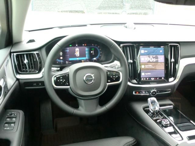 Volvo V60 T6 AWD Ultra Dark*Business-Paket*360Grad*B+W