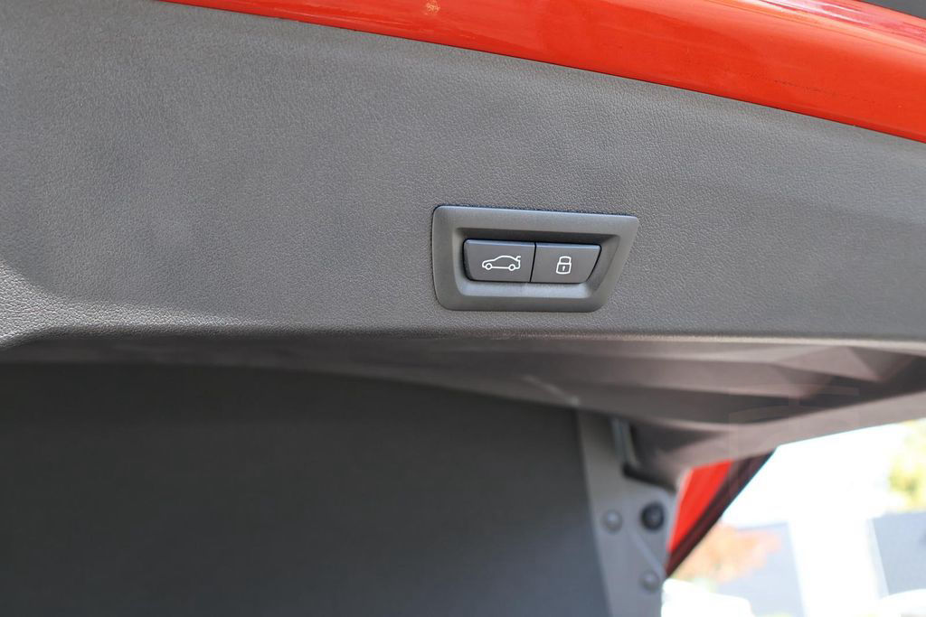 BMW XM "INDIVIDUAL" B&W-AHK-Massage-DriversP.-Iconic