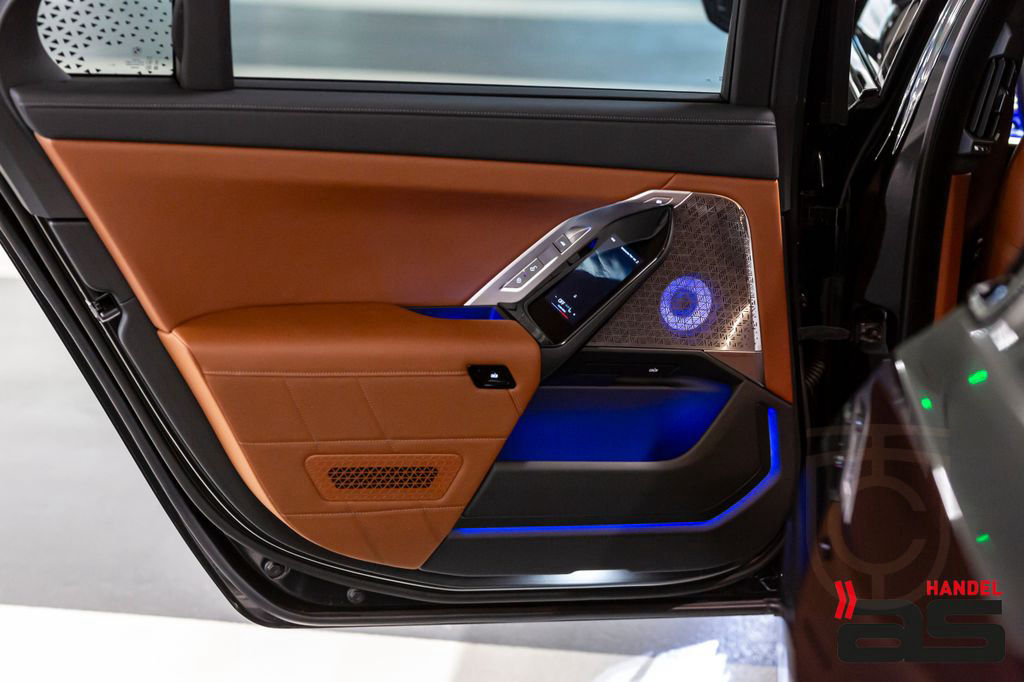 BMW M760 e|Executiv|Connois|Innov|SkyL|Iconic|B&O|21