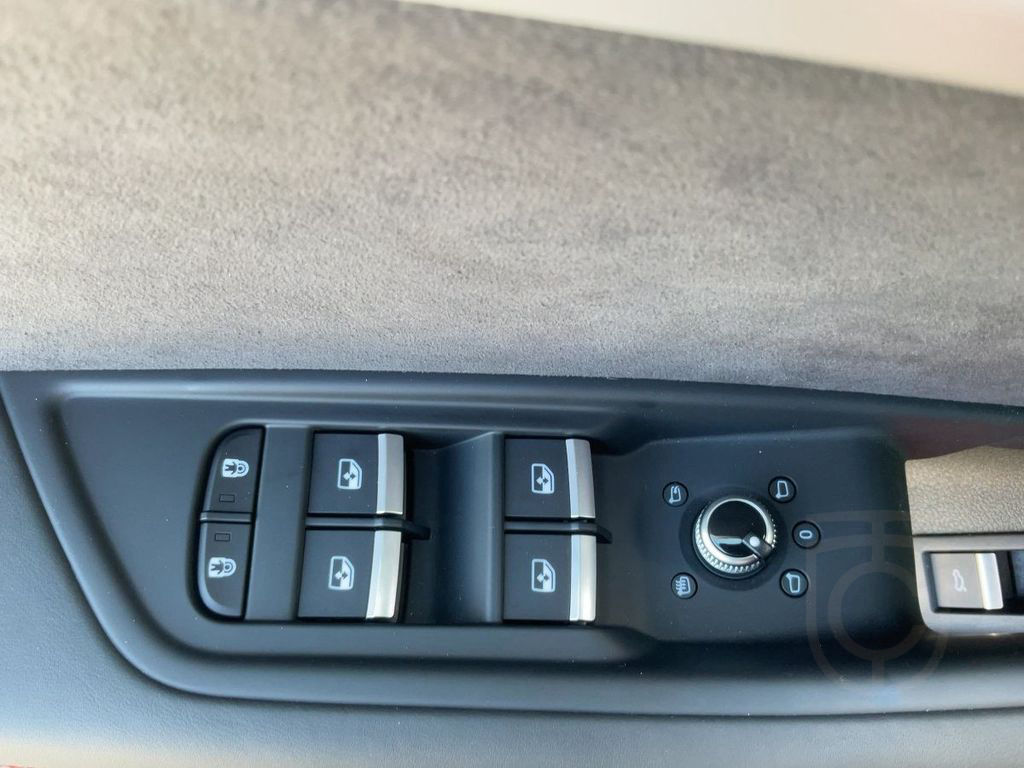 Audi RS4 Avant TFSI MATRIX+NAVI+HuD+B&O+ACC+PANO+20"