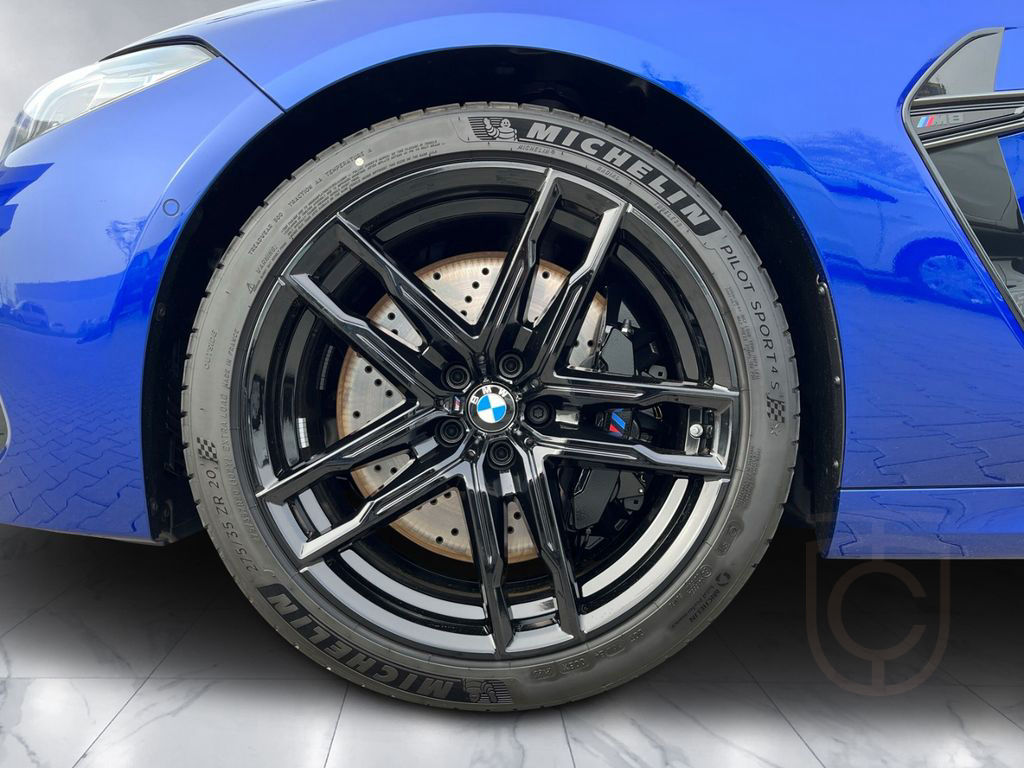 BMW M8 Competition Gran Coupe Wärme-Paket B&W