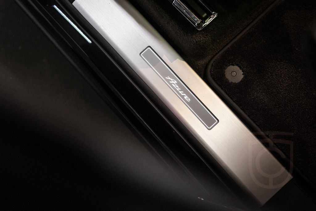 Bentley Bentayga V8 Azure EWB |First Edition|Black Line|