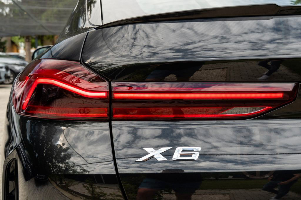 BMW X6 30d M SPORT.DR.ASS.PANO.LUFTF.LED.H/K.HUD.360