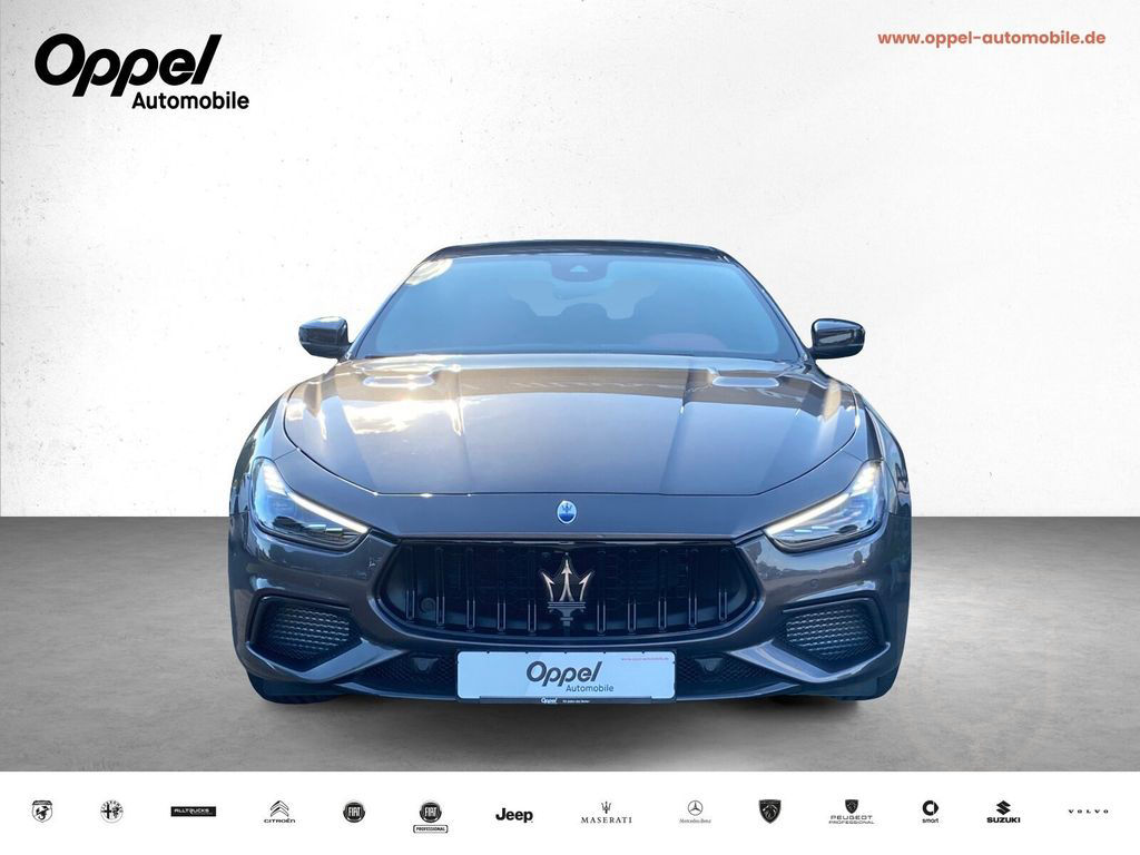 Maserati Ghibli Trofeo V8 Carbon-Pack+Glasdach+Fahrassist