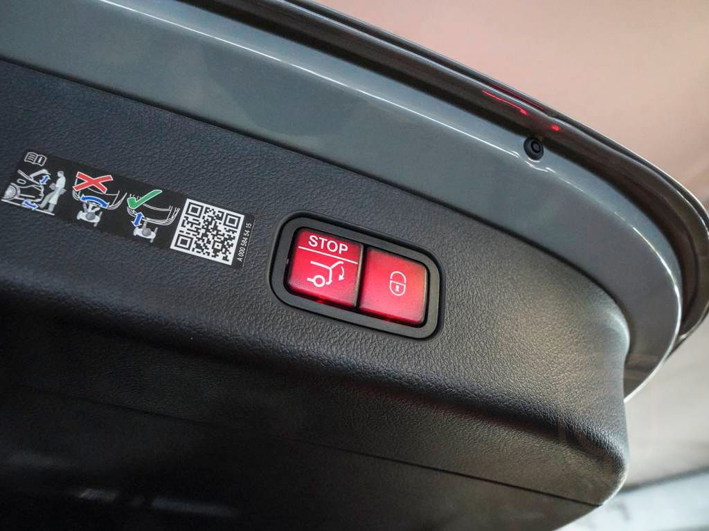 Mercedes-Benz GLC 300 EDITION-AMG-DISTRONIC-PANO-UVP 100.000