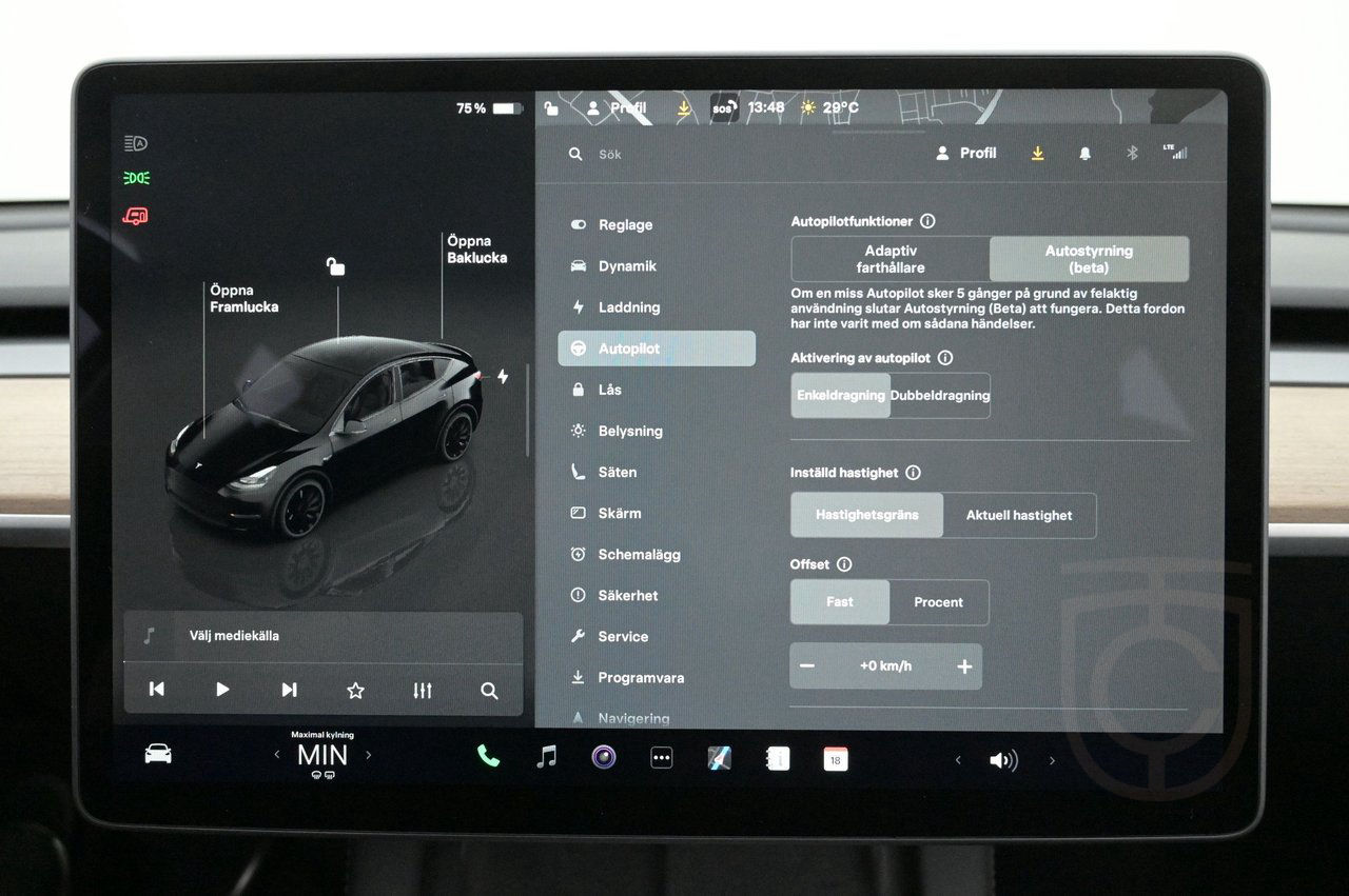 Tesla Model Y Performance AWD Autopilot Pano