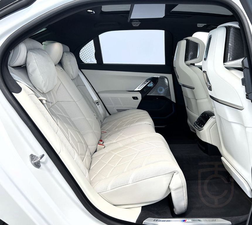 BMW M760 e xDrive °Full Option°