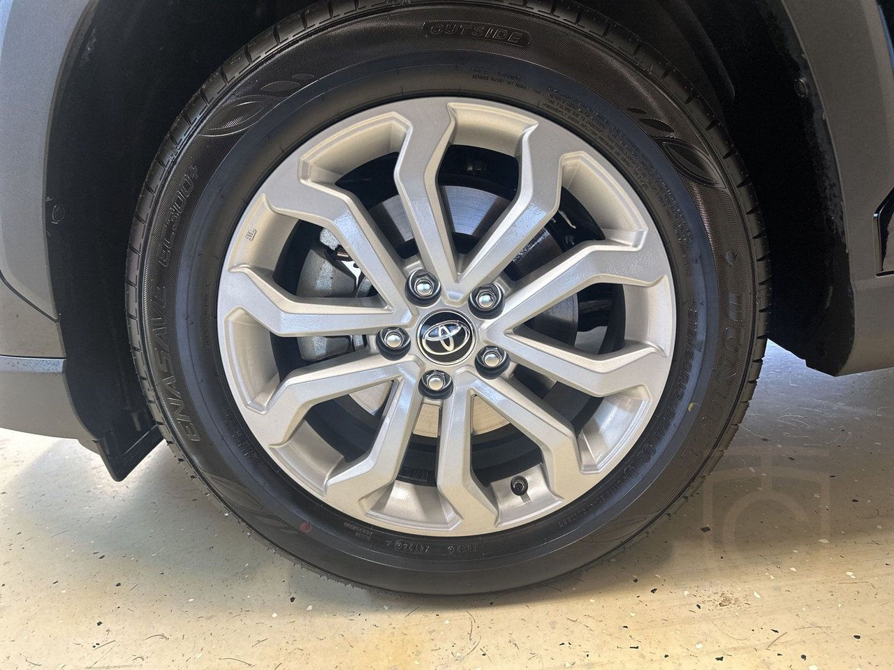 Toyota Corolla Cross  1,8 HYBRID ACTIVE