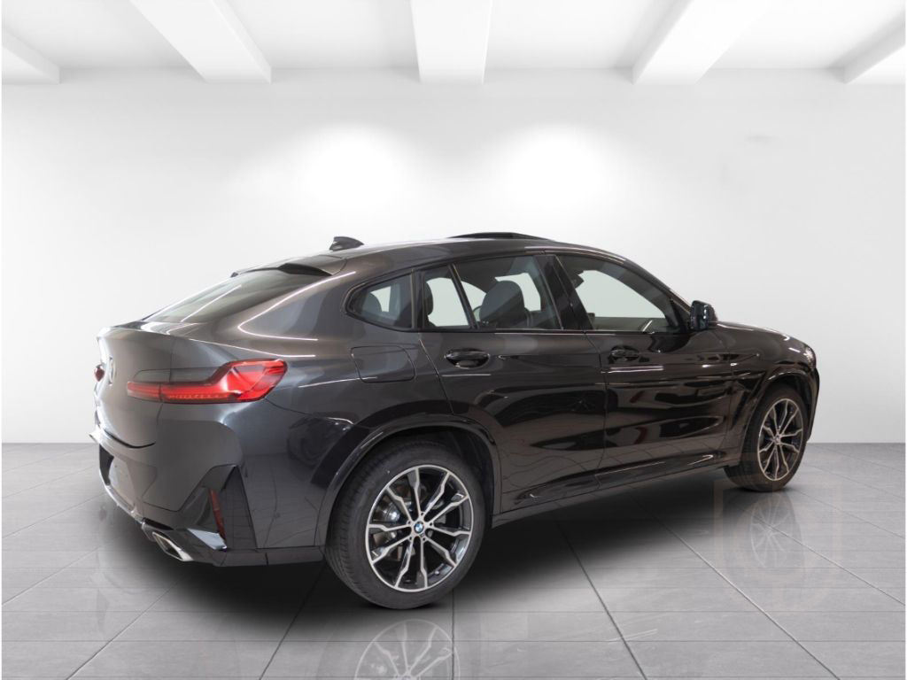 BMW X4 xDrive30dMSport+AHK+Panorama+HUD+Leder+StandH