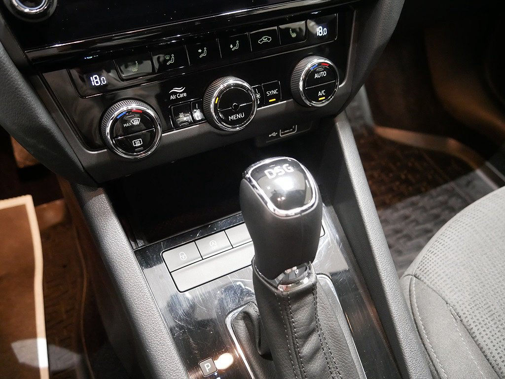 Skoda Octavia 1.0 TSI 115hk STYLE Bränslevärmare