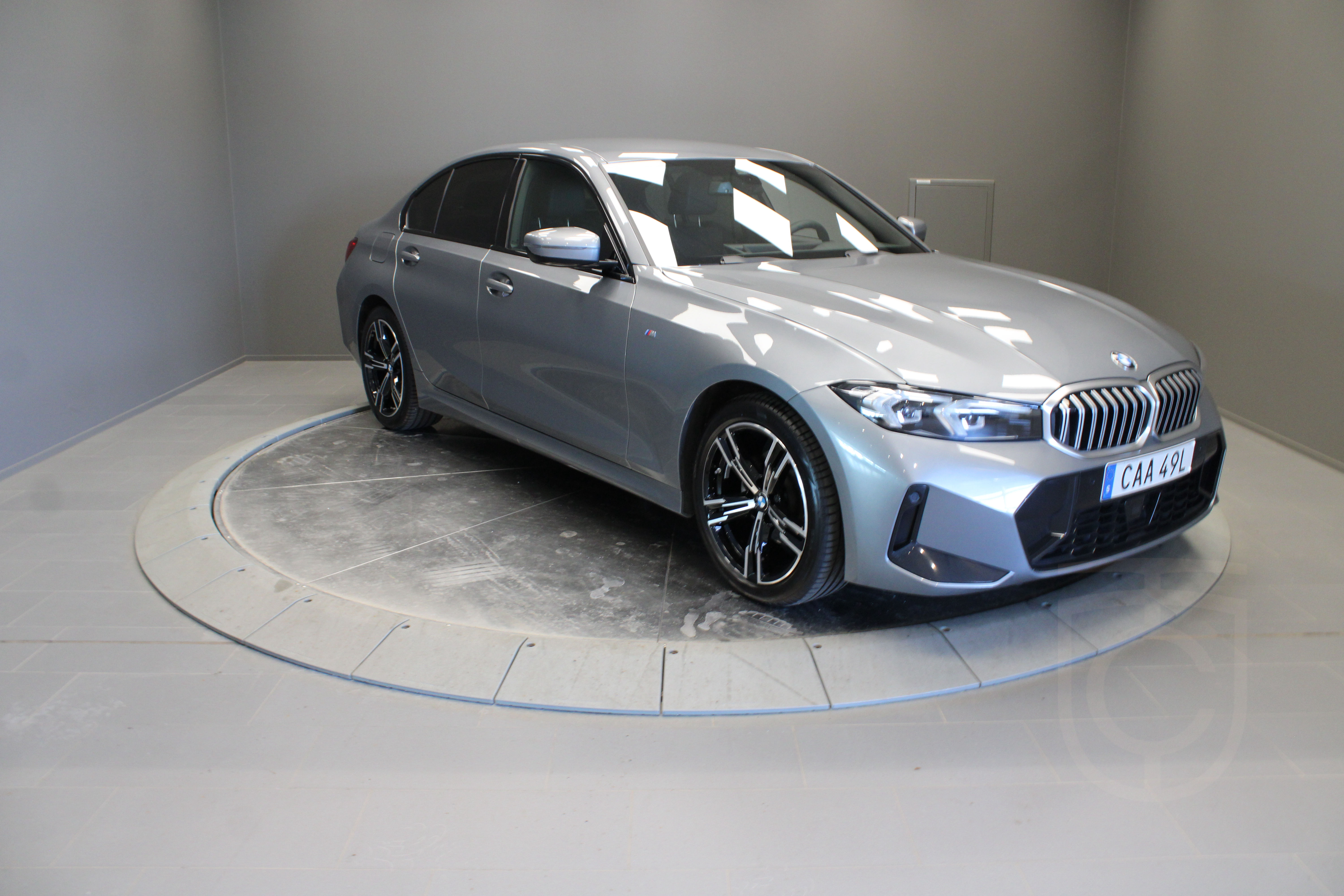 BMW 320i xDrive Sedan