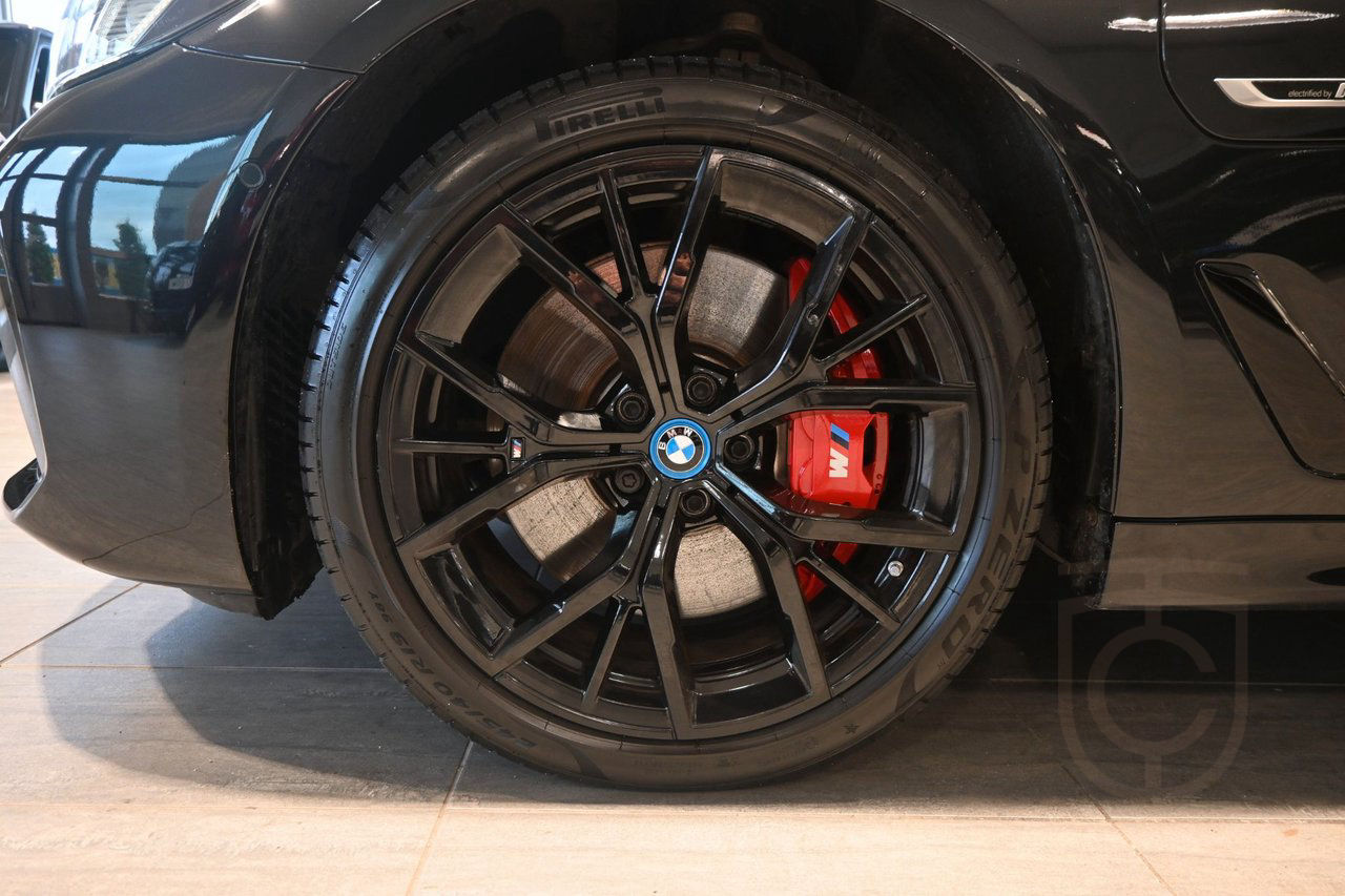 BMW 545 e xDrive M Sport Pro 19"