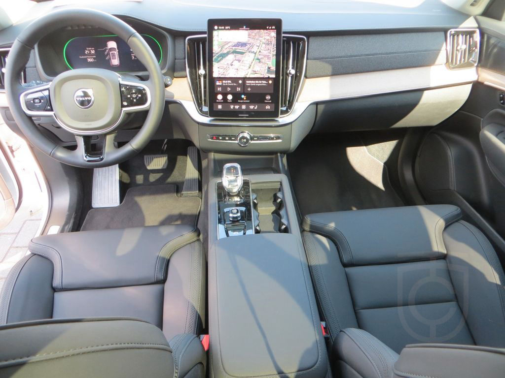 Volvo XC90 T8 AWD Plus Dark Auto 360° KAM HUD GSD