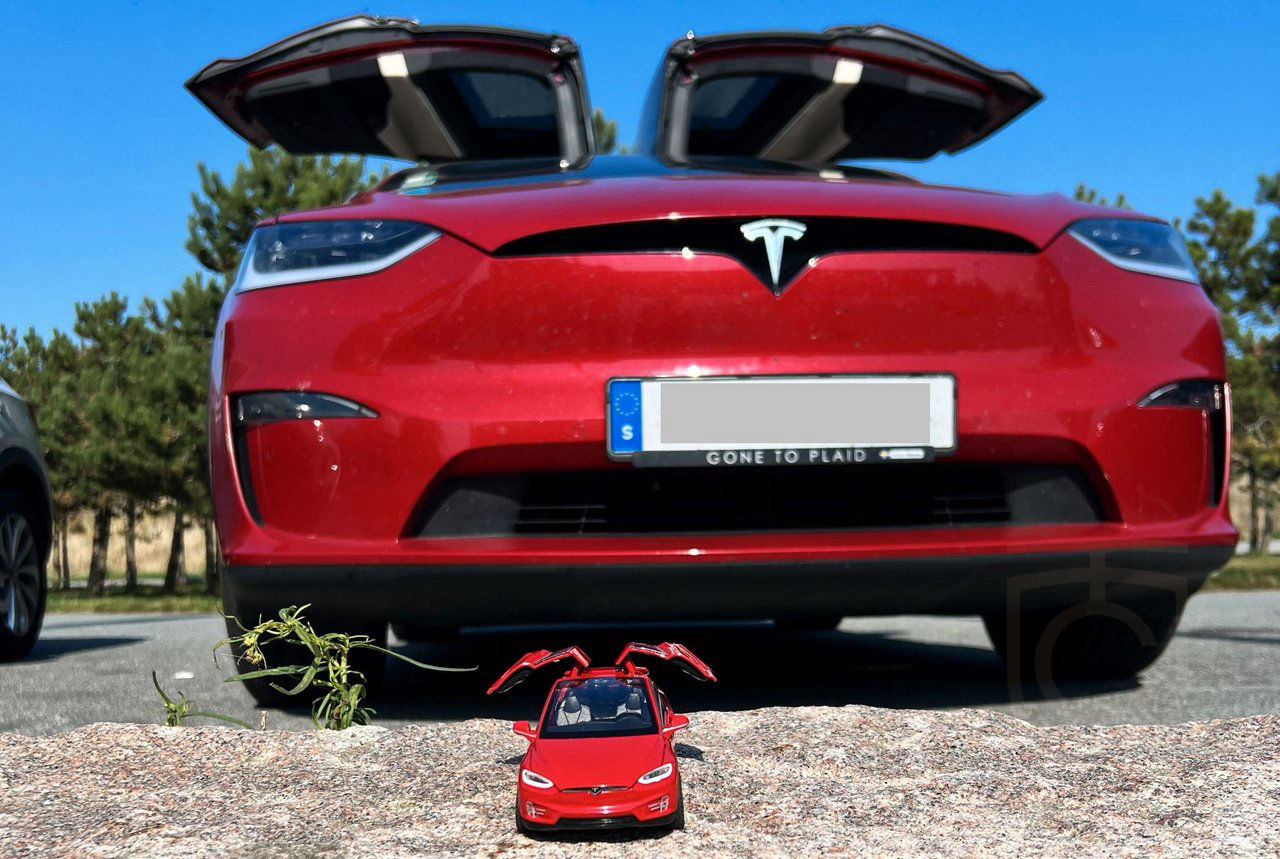Tesla Model X PLAID