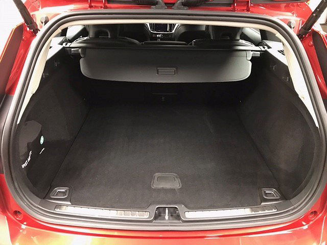 Volvo V60 D4 Momentum Advanced Edition