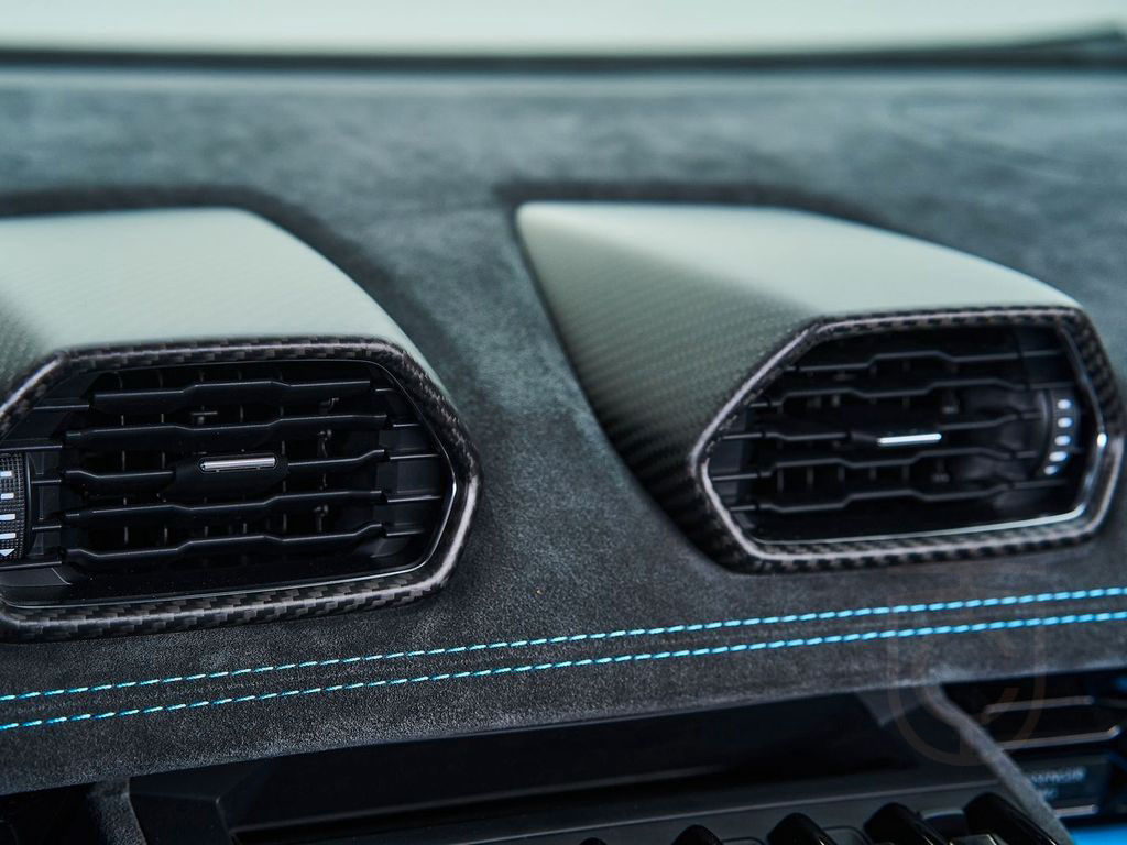 Lamborghini Huracán Tecnica °KAM°CARBON°LCD°SENSONUM°