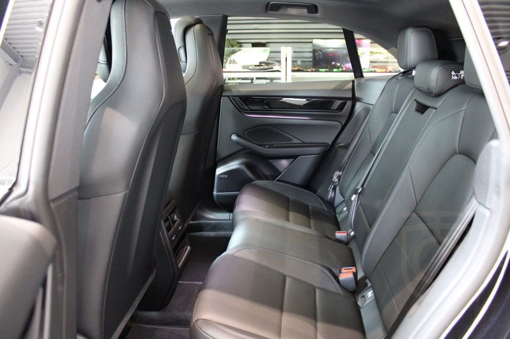 Porsche Macan 4