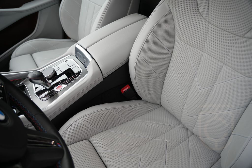 BMW XM BLACK EDITION-ACC-AHK-23M-LEDER SILVERSTONE