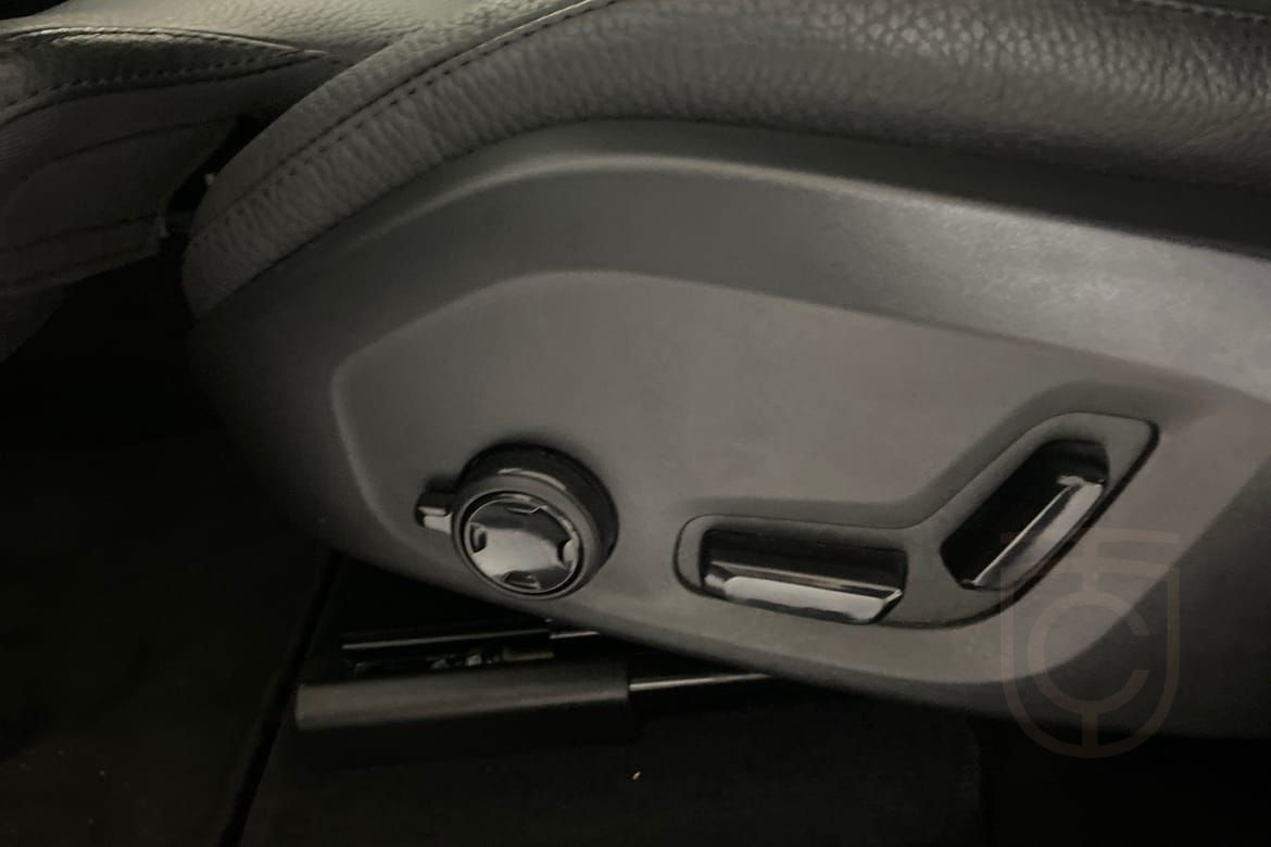Volvo XC60 Recharge T6 II Plus Dark Edition.