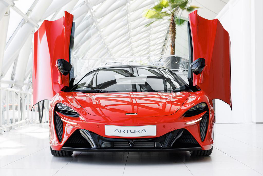 McLaren Artura 3.0 V6 Plug-in | Performance | Black Pack