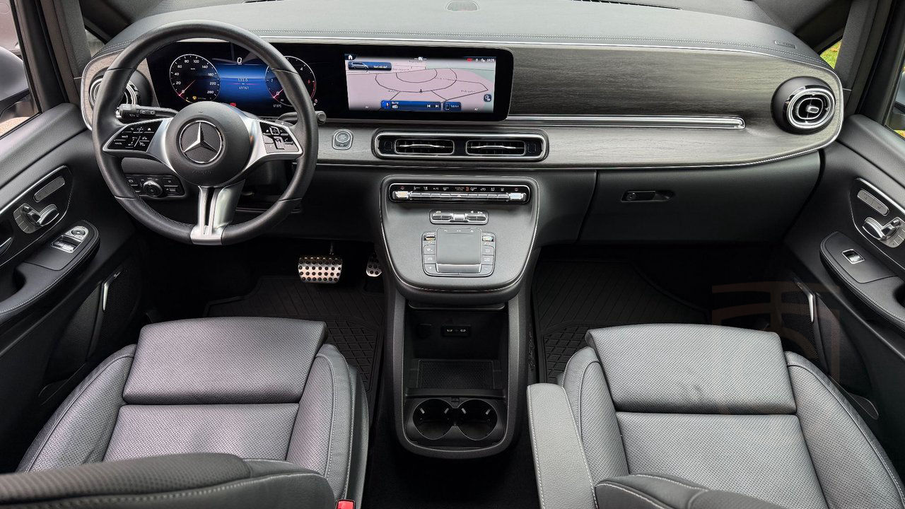 Mercedes-Benz V 300d 4MATIC 3.2t AMG Burmester 360