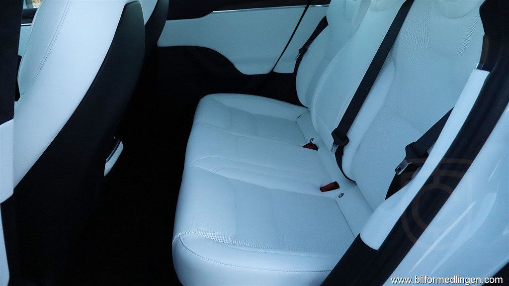 Tesla Model S Dual Motor Long Range AWD Yoke, Pano