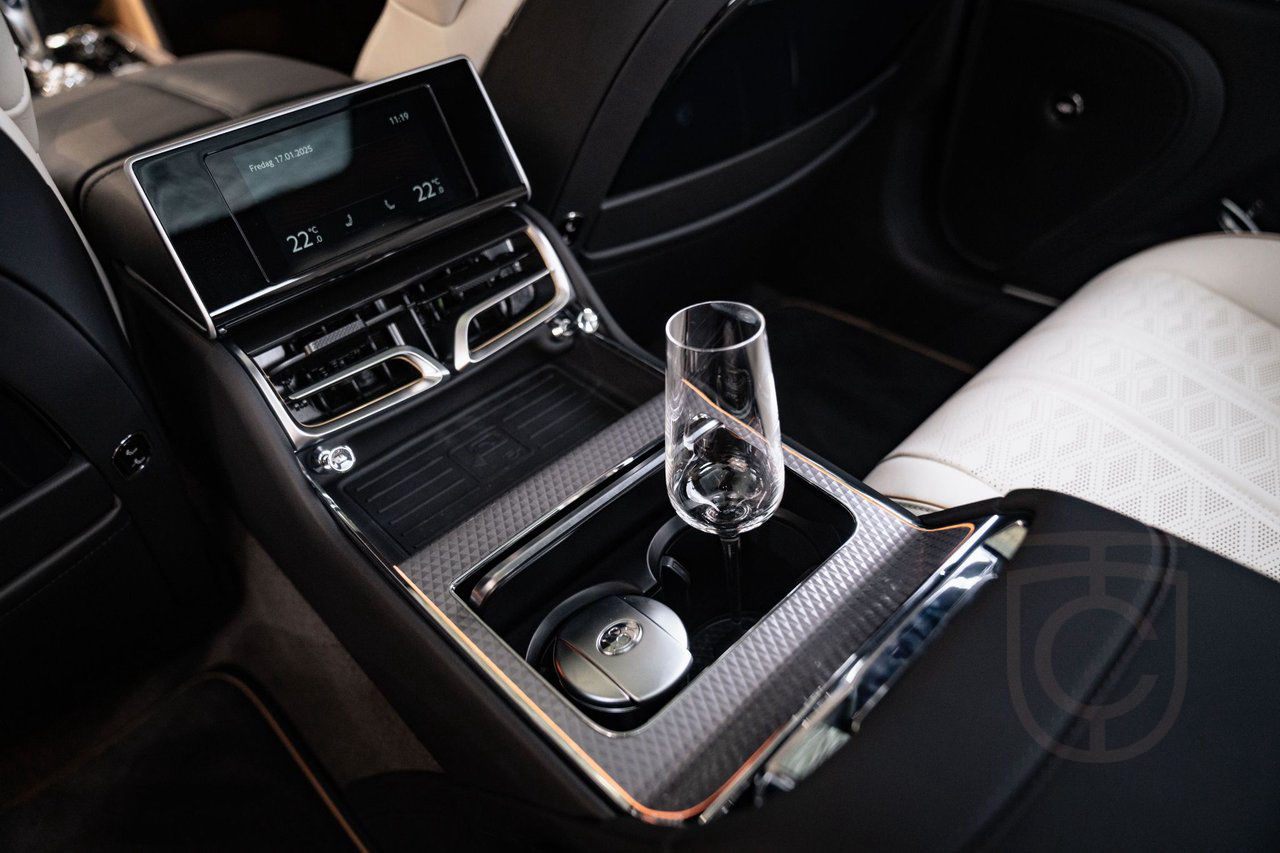 Bentley Flying Spur Mulliner Ultra Performance Hybrid