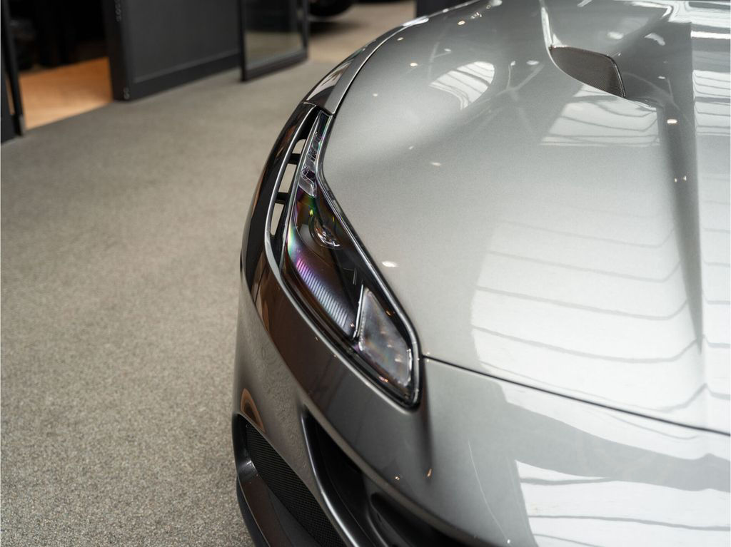 Ferrari Portofino M V8 HELE Carbon Daytona Seats 3.9 Por