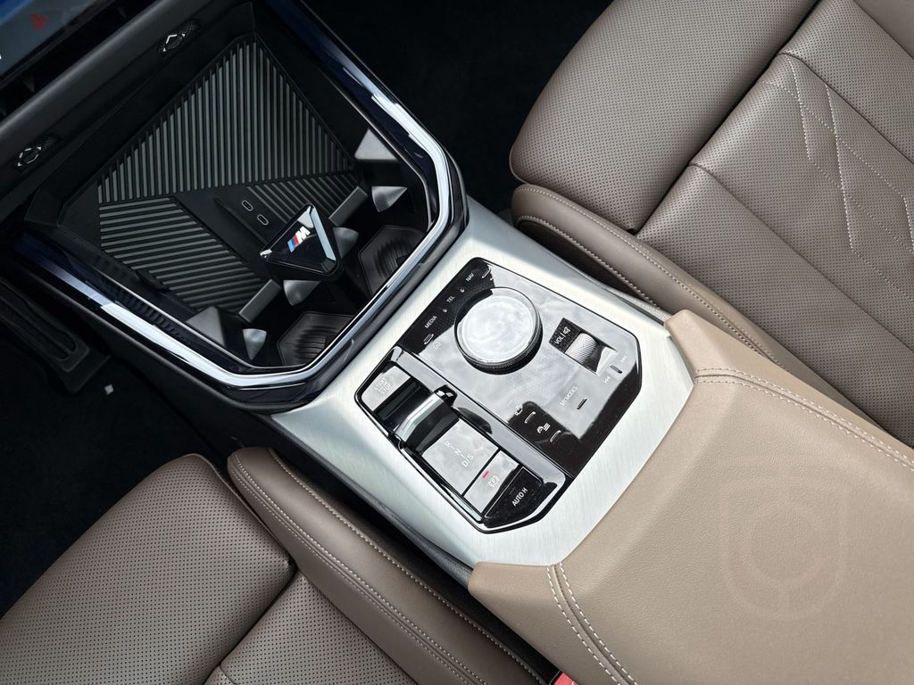 BMW X3 M50 xDrive *Dune Grey*|AHK|Pano|21"LMR|DAProf