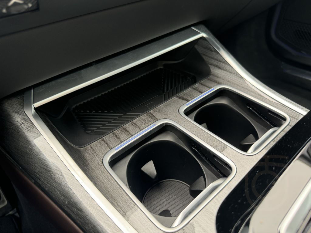 BMW 740d xDrive M Sport StandHzg PANO-SKY Autobahnas