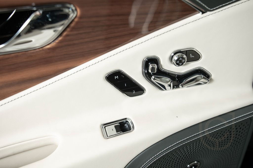 Bentley Flying Spur Azure Hybrid