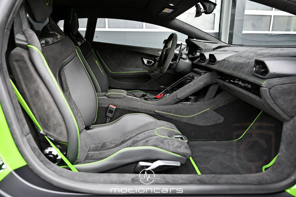 Lamborghini Huracan Sterrato 1 OF 1499 EXP € 274.983