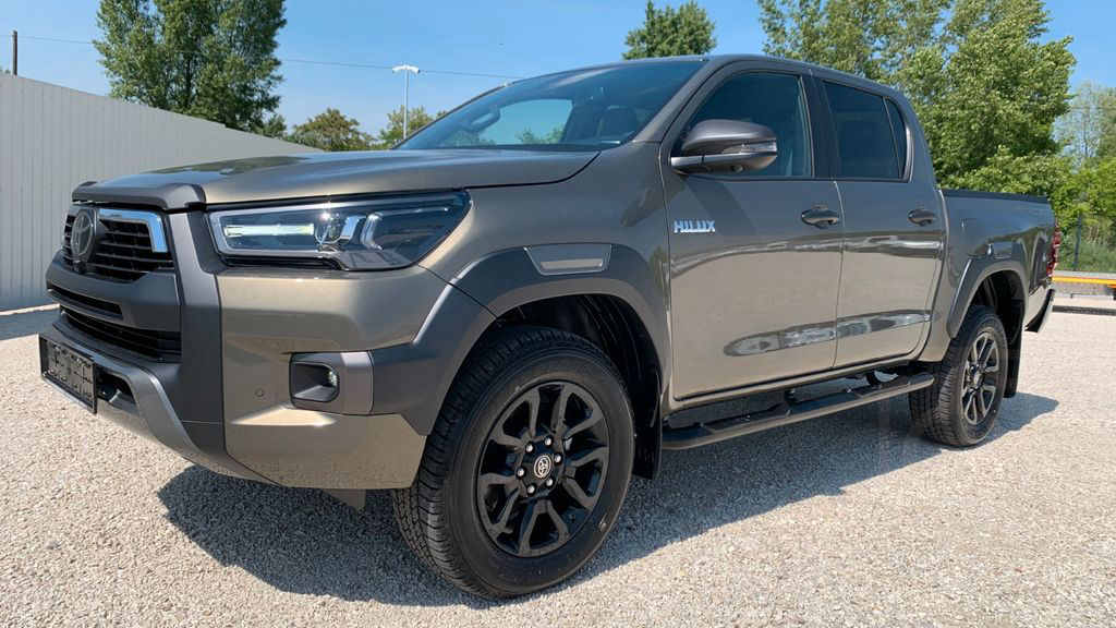 Toyota Hilux 2.8 D-4D 4X4 INVINCIBLE MY25,NET. EXPORT