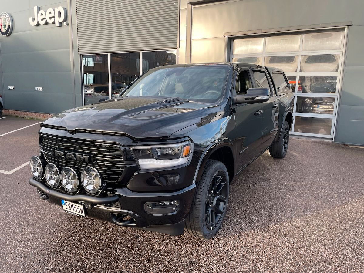 Dodge RAM 1500 Laramie Work Night Edition
