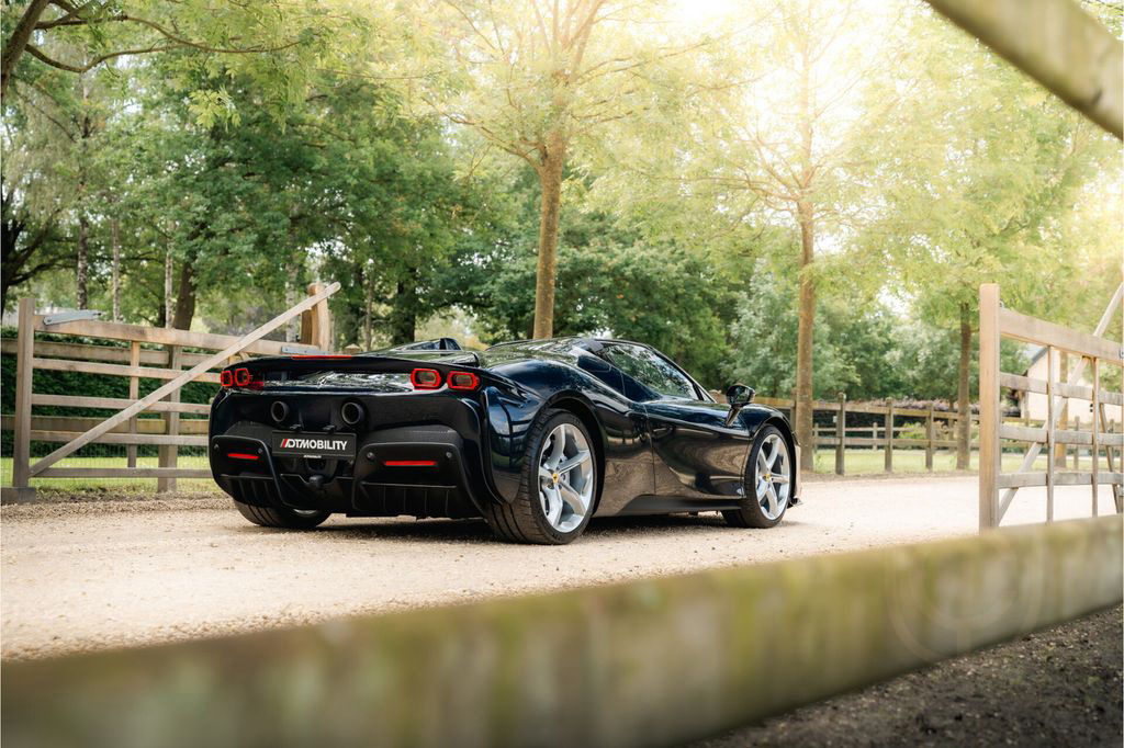 Ferrari SF90 Spider 4.0 V8 | Blu Pozzi | Daytona Seats C