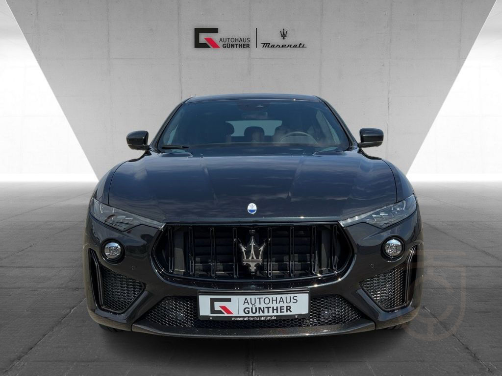 Maserati Levante TROFEO MY23 V8 580PS AWD Nero&Nero
