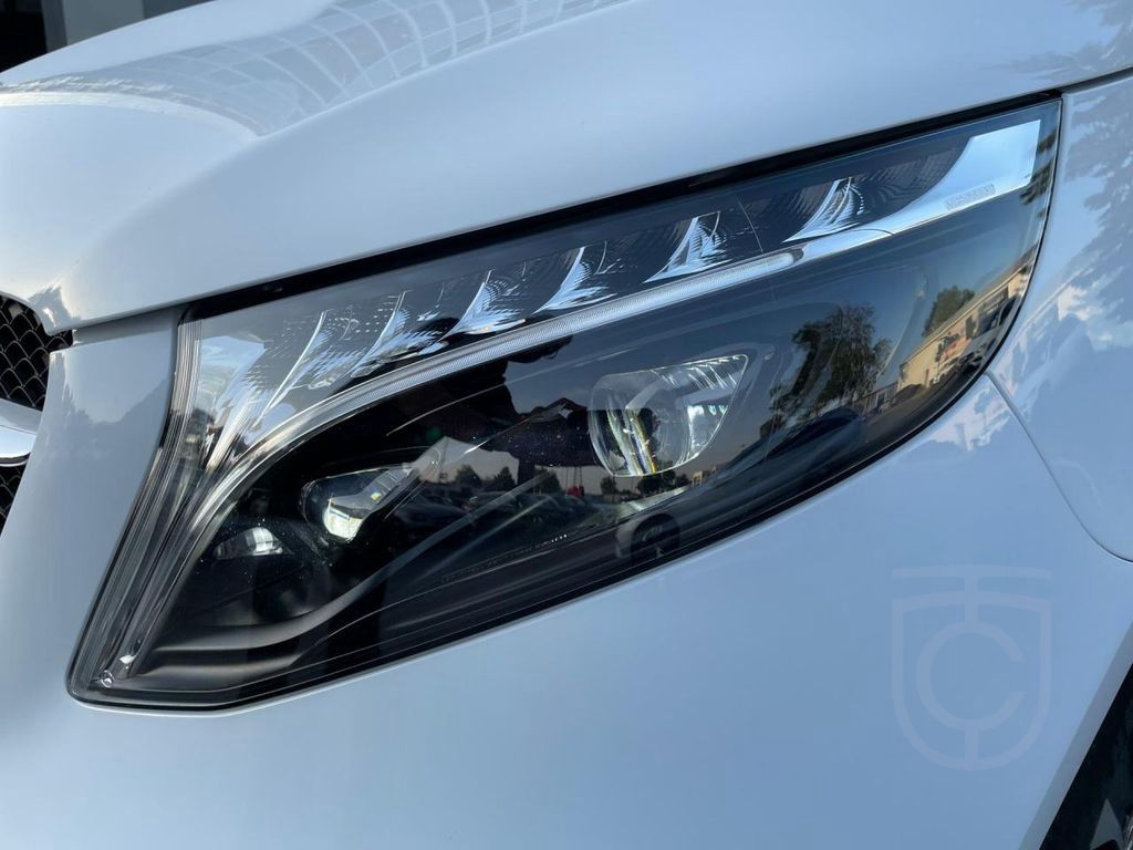 Mercedes-Benz V 300 d 4MATIC Lang el.Schiebe SpurW AHK Pano