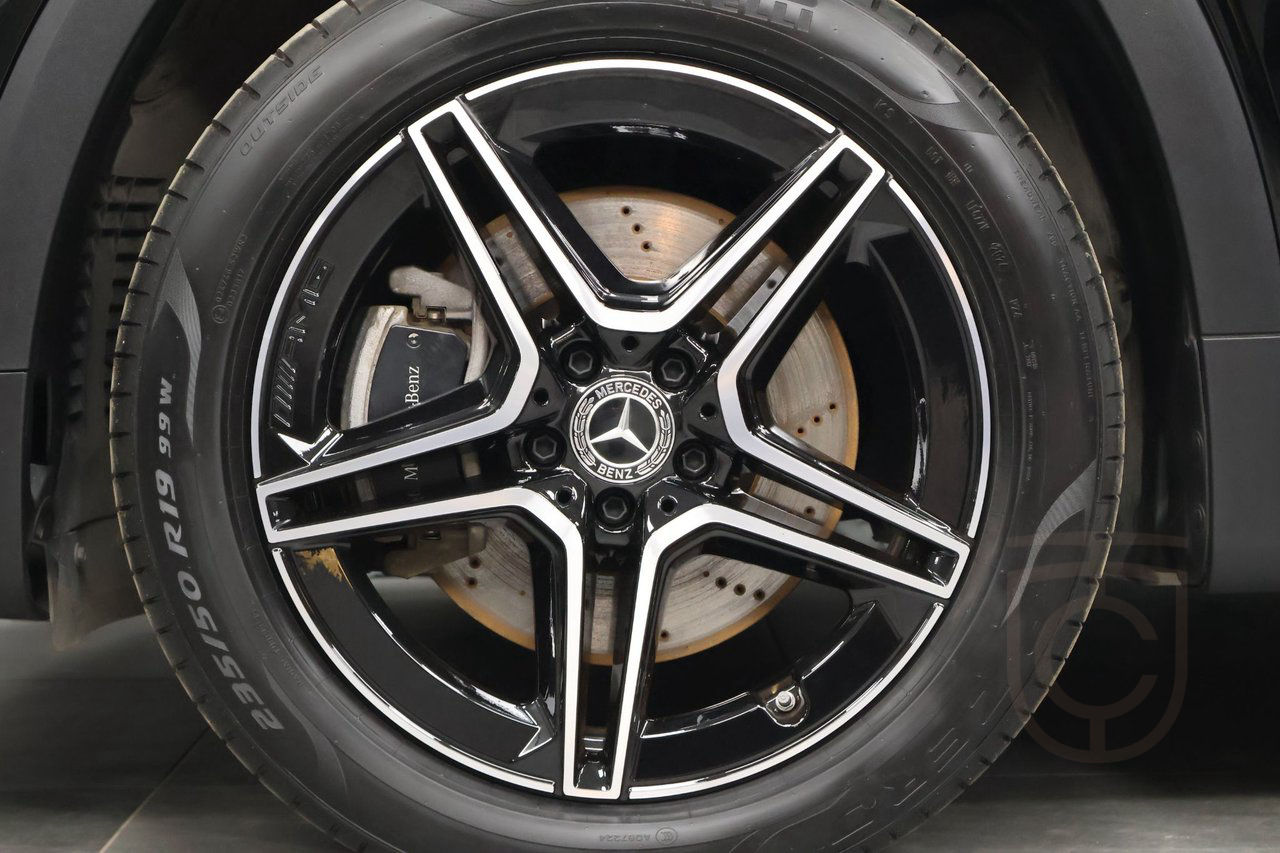 Mercedes-Benz GLB 250 4MATIC AMG Line NIGHT