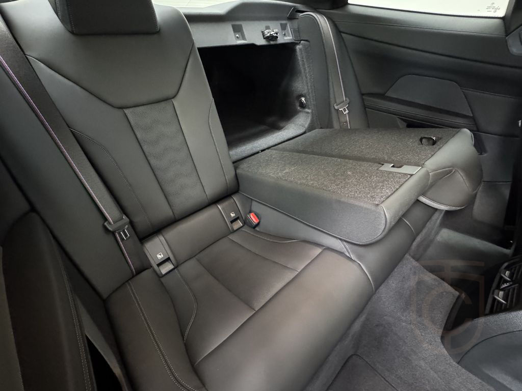 BMW M4 xDrive Competition Schale ACC 360° LED+ H&K
