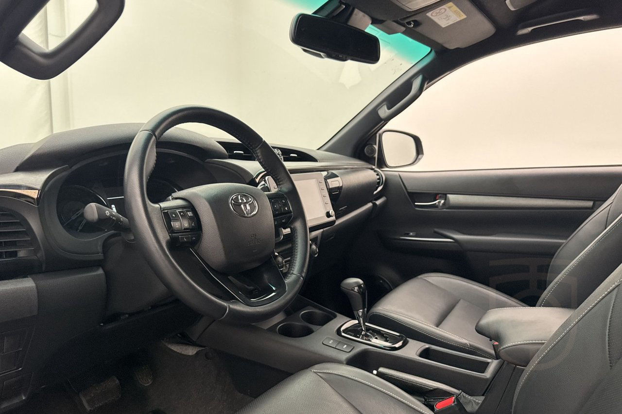 Toyota Hilux Extra Cab Invincible 2.8 4WD