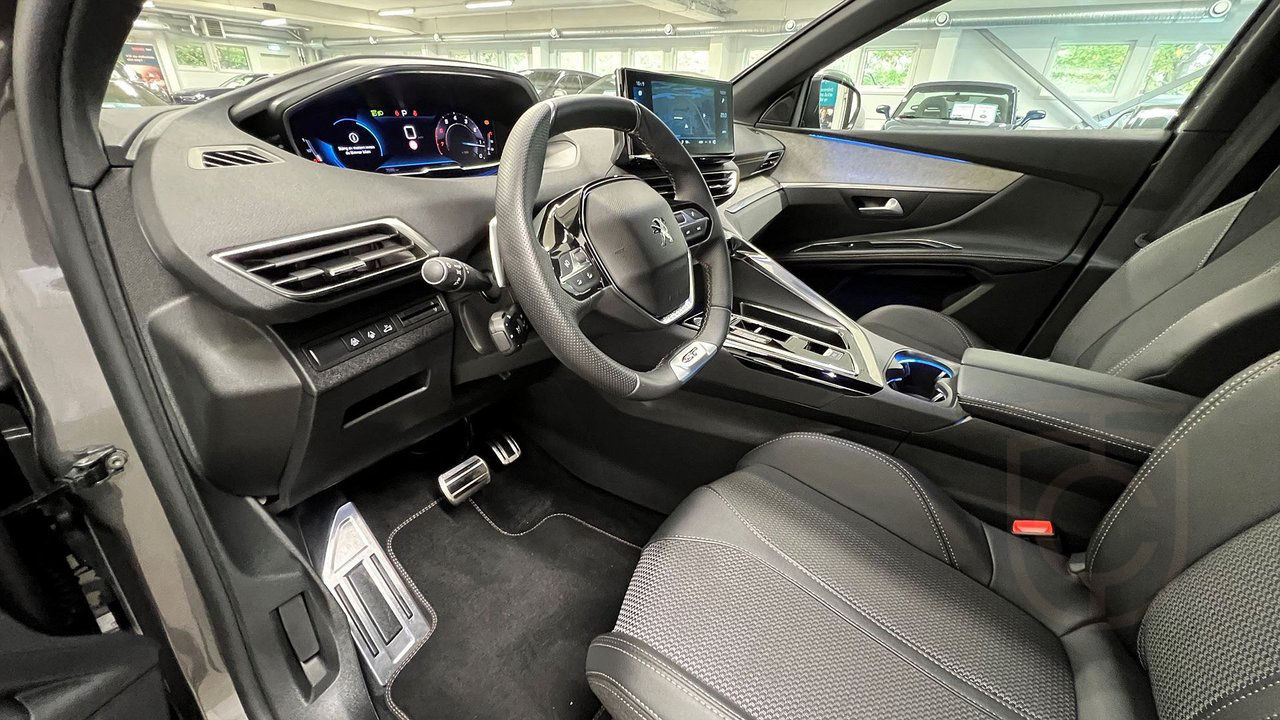 Peugeot 5008 GT 1.2 PureTech 130 EAT Black Edition
