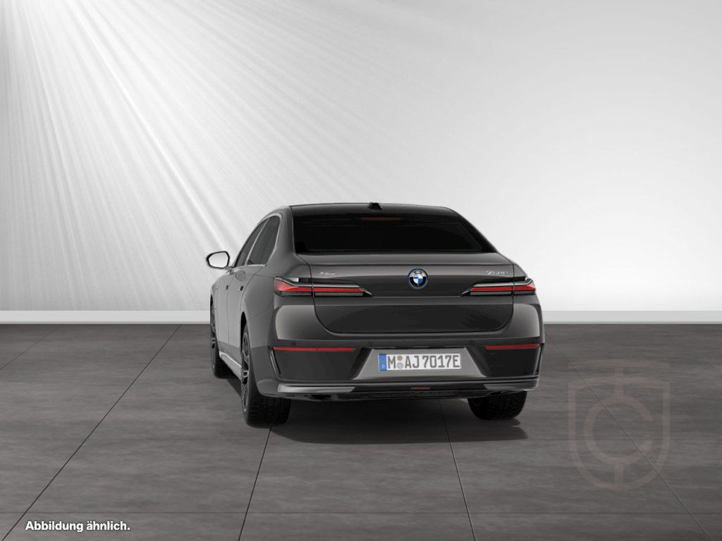 BMW 750e xDrive Allrad|PanoSkyLounge|Bowers&Wilkins