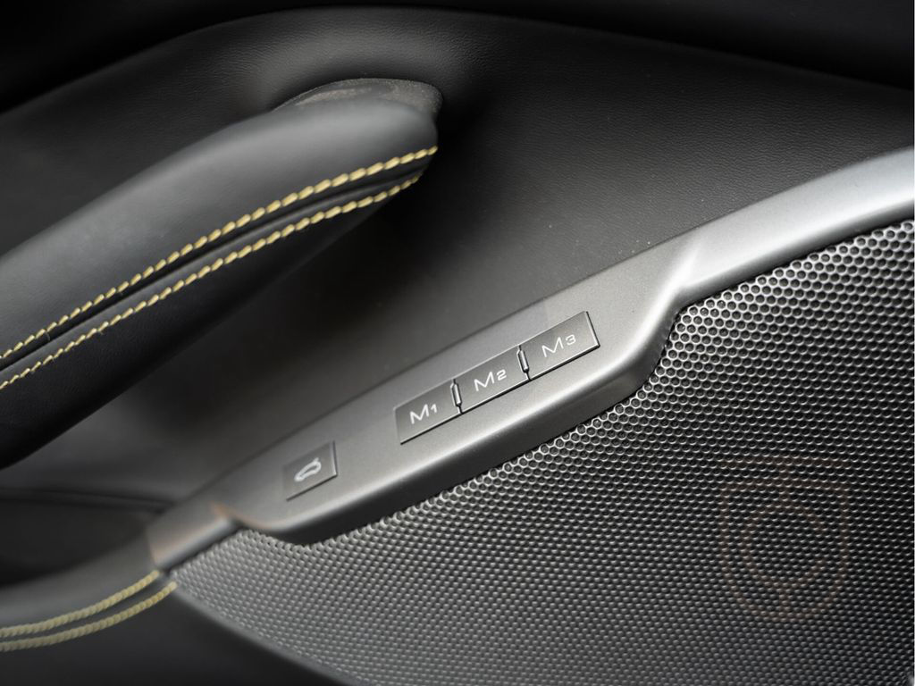 Ferrari Portofino M V8 HELE Carbon Daytona Seats 3.9 Por