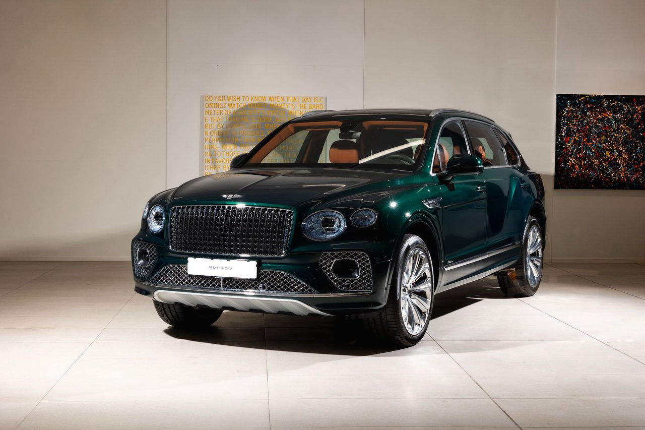 Bentley Bentayga V8 EWB 4.0 V8 EWB First Edition Azure
