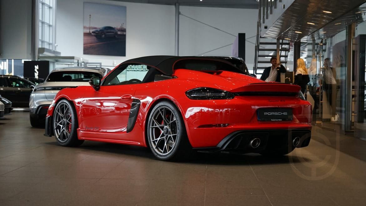 Porsche 718 Spyder RS Weissach