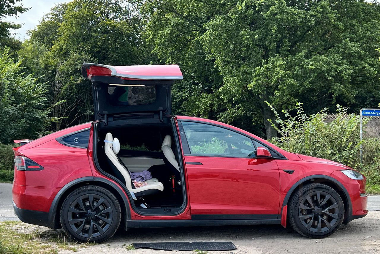 Tesla Model X PLAID